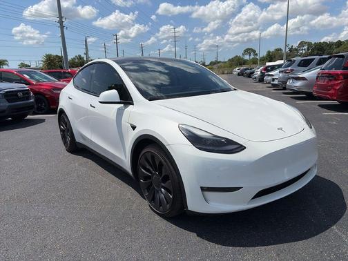 Pearl White Multi-Coat 2022 Tesla Model Y Performance Dual Motor All-Wheel Drive