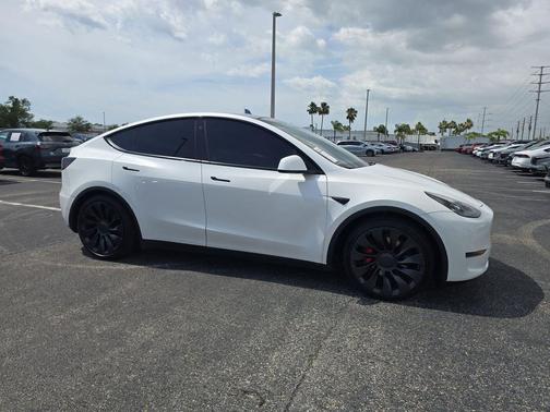Pearl White Multi-Coat 2022 Tesla Model Y Performance Dual Motor All-Wheel Drive