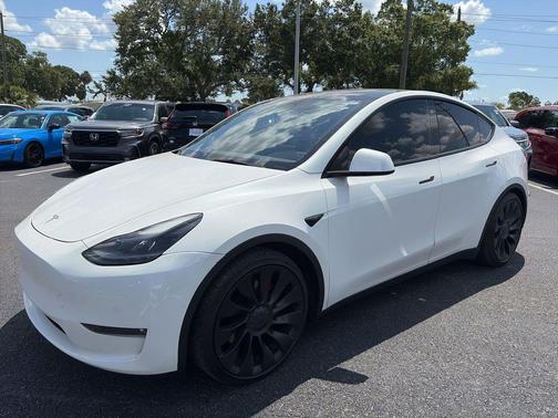 Pearl White Multi-Coat 2022 Tesla Model Y Performance Dual Motor All-Wheel Drive