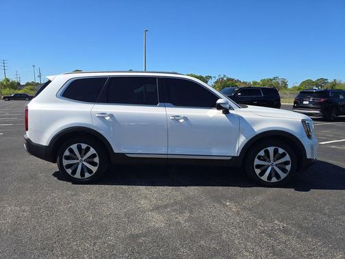 Snow White Pearl 2021 Kia Telluride S