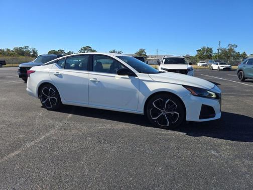 2024 Nissan Altima SR FWD