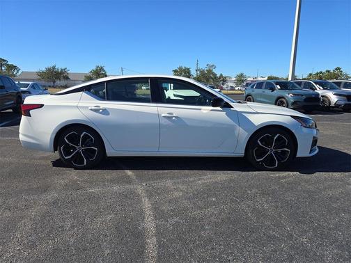 2024 Nissan Altima SR FWD