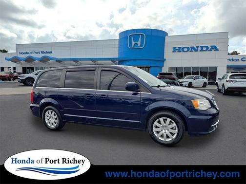 2015 Chrysler Town & Country LX