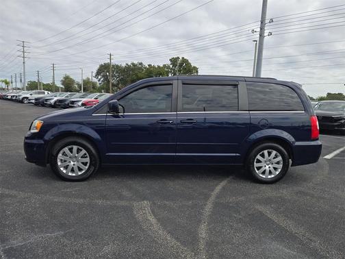 2015 Chrysler Town & Country LX