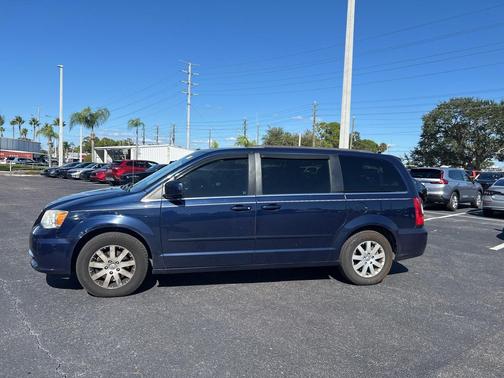 2015 Chrysler Town & Country LX