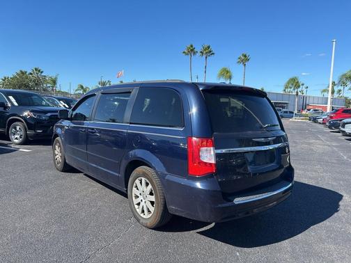 2015 Chrysler Town & Country LX
