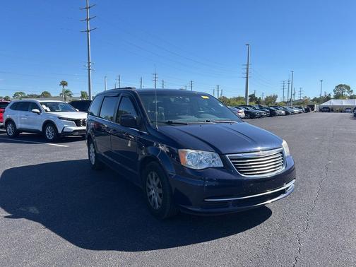 2015 Chrysler Town & Country LX