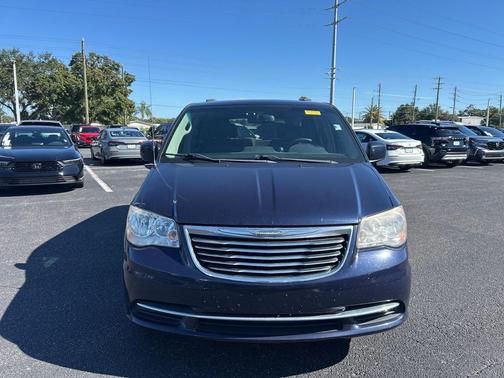 2015 Chrysler Town & Country LX
