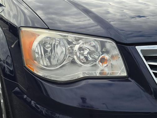 2015 Chrysler Town & Country LX