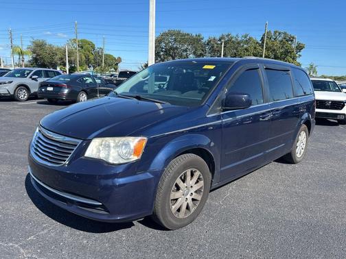 2015 Chrysler Town & Country LX