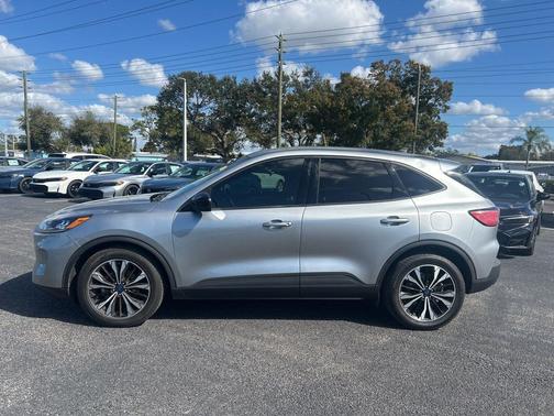 2022 Ford Escape SE