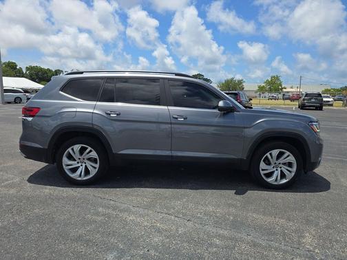 Platinum Gray Metallic 2021 Volkswagen Atlas 3.6L SE w/Technology