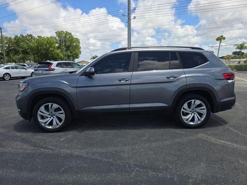 Platinum Gray Metallic 2021 Volkswagen Atlas 3.6L SE w/Technology