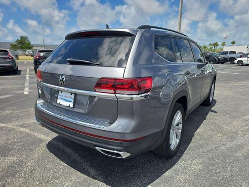 Platinum Gray Metallic 2021 Volkswagen Atlas 3.6L SE w/Technology