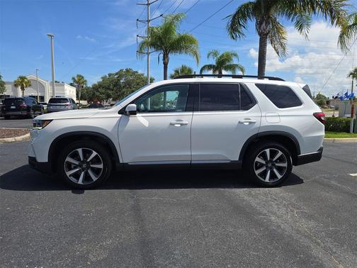 2023 Honda Pilot Touring 8-Passenger