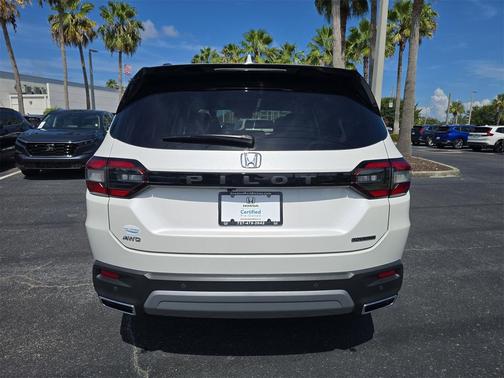 2023 Honda Pilot Touring 8-Passenger