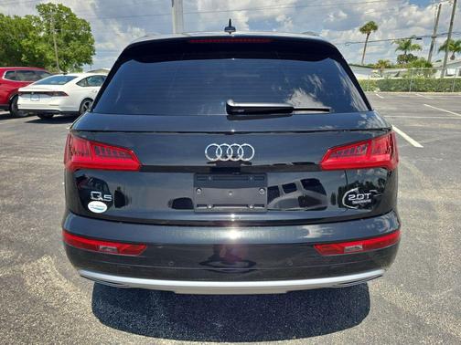 Mythos Black Metallic 2018 Audi Q5 2.0T Premium Plus
