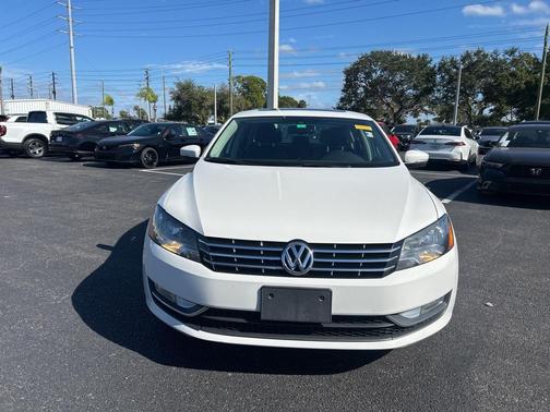 2013 Volkswagen Passat 2.0 TDI SE w/ Sunroof