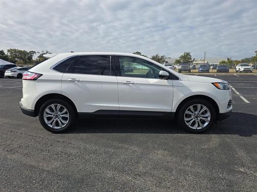 2023 Ford Edge Titanium