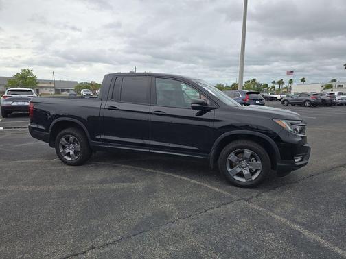 Crystal Black Pearl 2024 Honda Ridgeline TrailSport