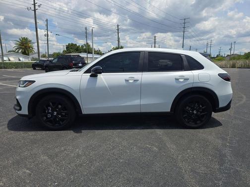 Platinum White Pearl 2024 Honda HR-V Sport