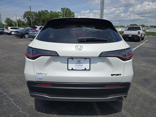 Platinum White Pearl 2024 Honda HR-V Sport