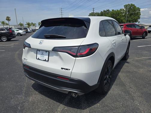 Platinum White Pearl 2024 Honda HR-V Sport