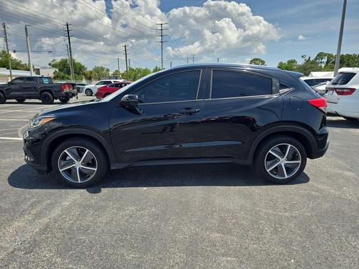 Crystal Black Pearl 2022 Honda HR-V EX
