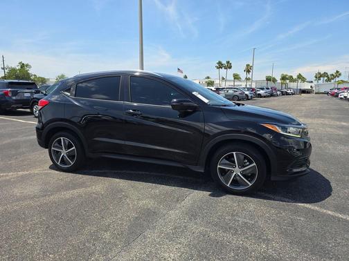 Crystal Black Pearl 2022 Honda HR-V EX