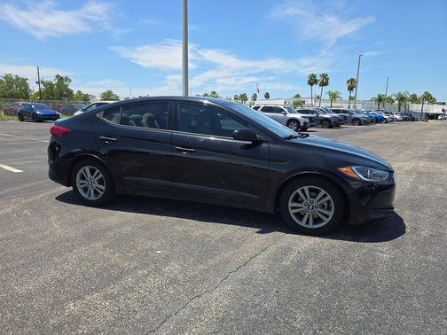 Phantom Black 2017 Hyundai ELANTRA SE