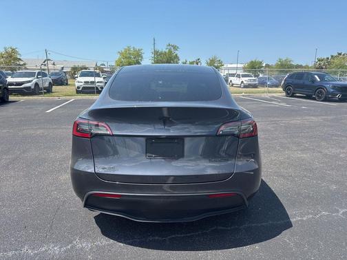 Midnight Silver Metallic 2022 Tesla Model Y Long Range Dual Motor All-Wheel Drive
