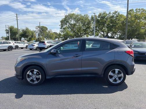 Grey 2018 Honda HR-V LX