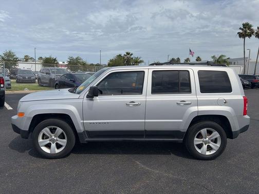 Bright Silver Metallic Clearcoat 2012 Jeep Patriot Latitude