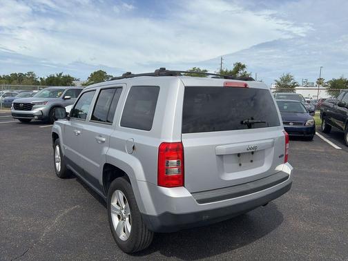 Bright Silver Metallic Clearcoat 2012 Jeep Patriot Latitude