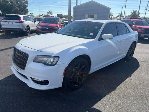 Bright White Clearcoat 2022 Chrysler 300 Touring