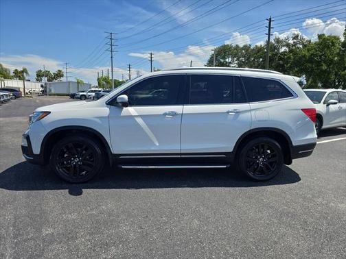 2022 Honda Pilot Touring 8-Passenger