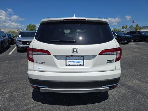 2022 Honda Pilot Touring 8-Passenger