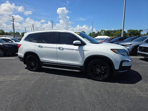 2022 Honda Pilot Touring 8-Passenger