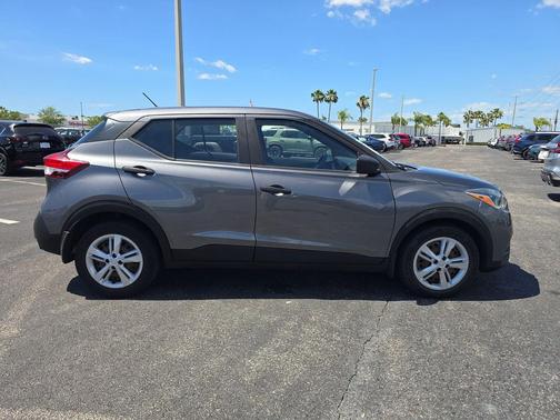 Gun Metallic 2020 Nissan Kicks S