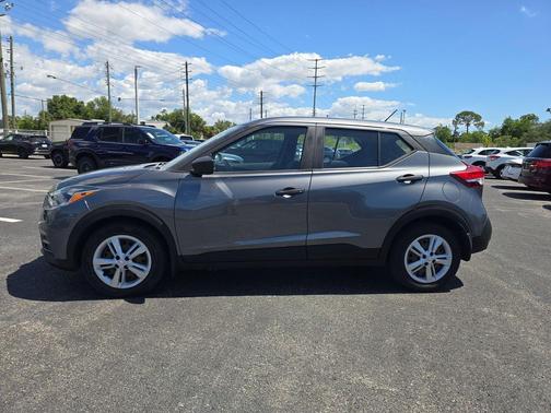 Gun Metallic 2020 Nissan Kicks S