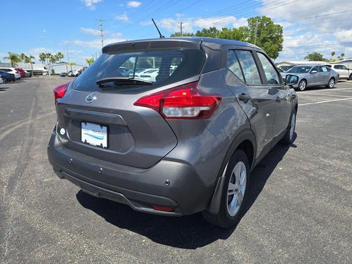 Gun Metallic 2020 Nissan Kicks S