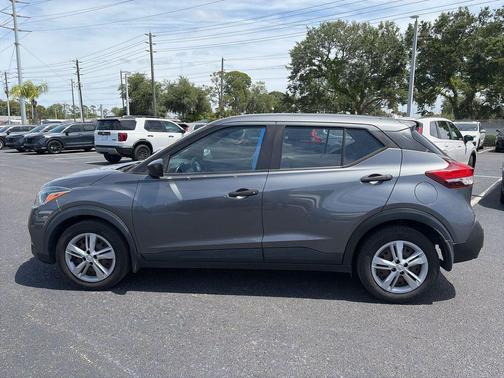 Gun Metallic 2020 Nissan Kicks S