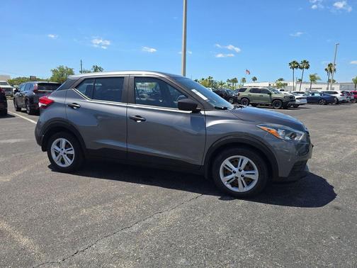 Gun Metallic 2020 Nissan Kicks S