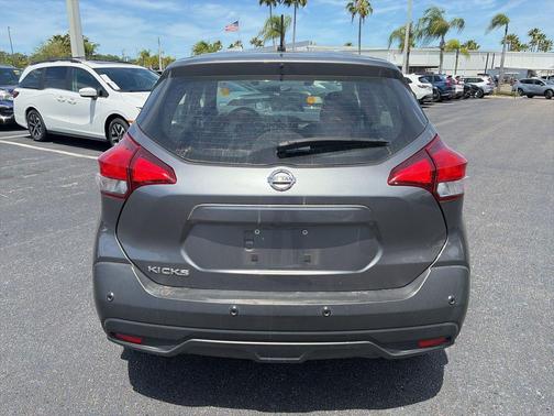 Gun Metallic 2020 Nissan Kicks S