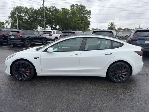 Pearl White Multi-Coat 2023 Tesla Model 3 Performance