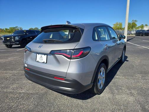 Lunar Silver Metallic 2025 Honda HR-V LX