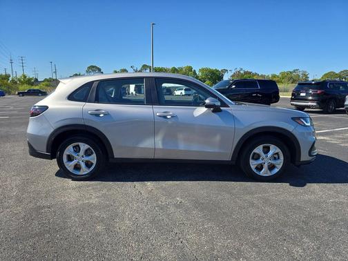 Lunar Silver Metallic 2025 Honda HR-V LX