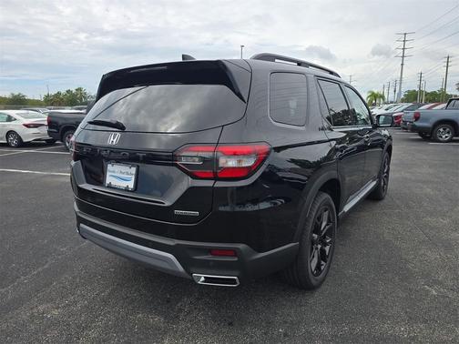 2025 Honda Pilot Touring 8-Passenger
