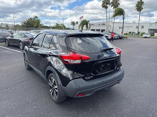 2020 Nissan Kicks SV