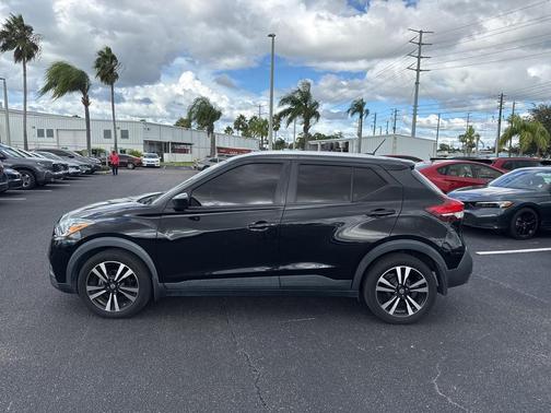 2020 Nissan Kicks SV